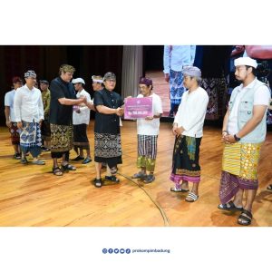 Bupati Serahkan Hibah dan BKK Rp 517 M Kepada Lembaga dan Pemerintahan Desa di Badung