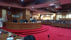 Foto : Ketua Komisi II DPRD Badung I Made Sada menerima kunjungan Universitas Selamat Riyadi Surakarta, selasa(4/11/2025) Ajk/ktv