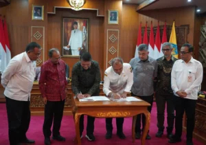 Menteri LH, Gubernur Koster dan Walikota/Bupati se-Bali Deklarasikan Bali 100 Persen Memilah Sampah